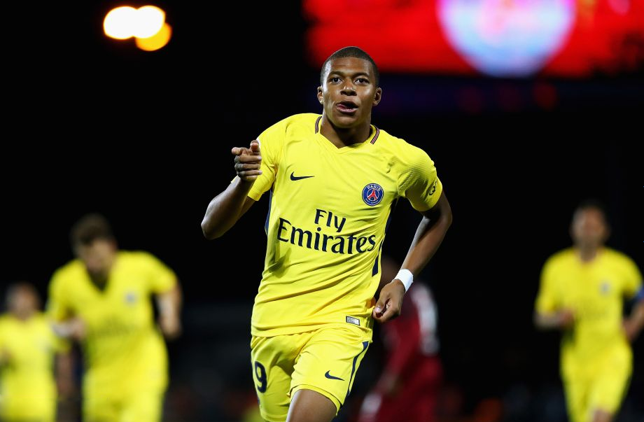 甘冈将艰难击败巴黎，力争成功