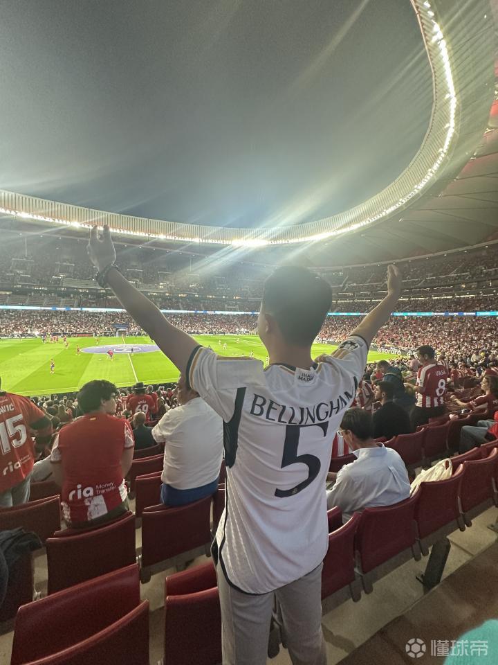 包含穿球衣赛场表现出色,球迷支持款款热卖的词条 包含穿球衣赛场表现出色,球迷支持款款热卖的词条