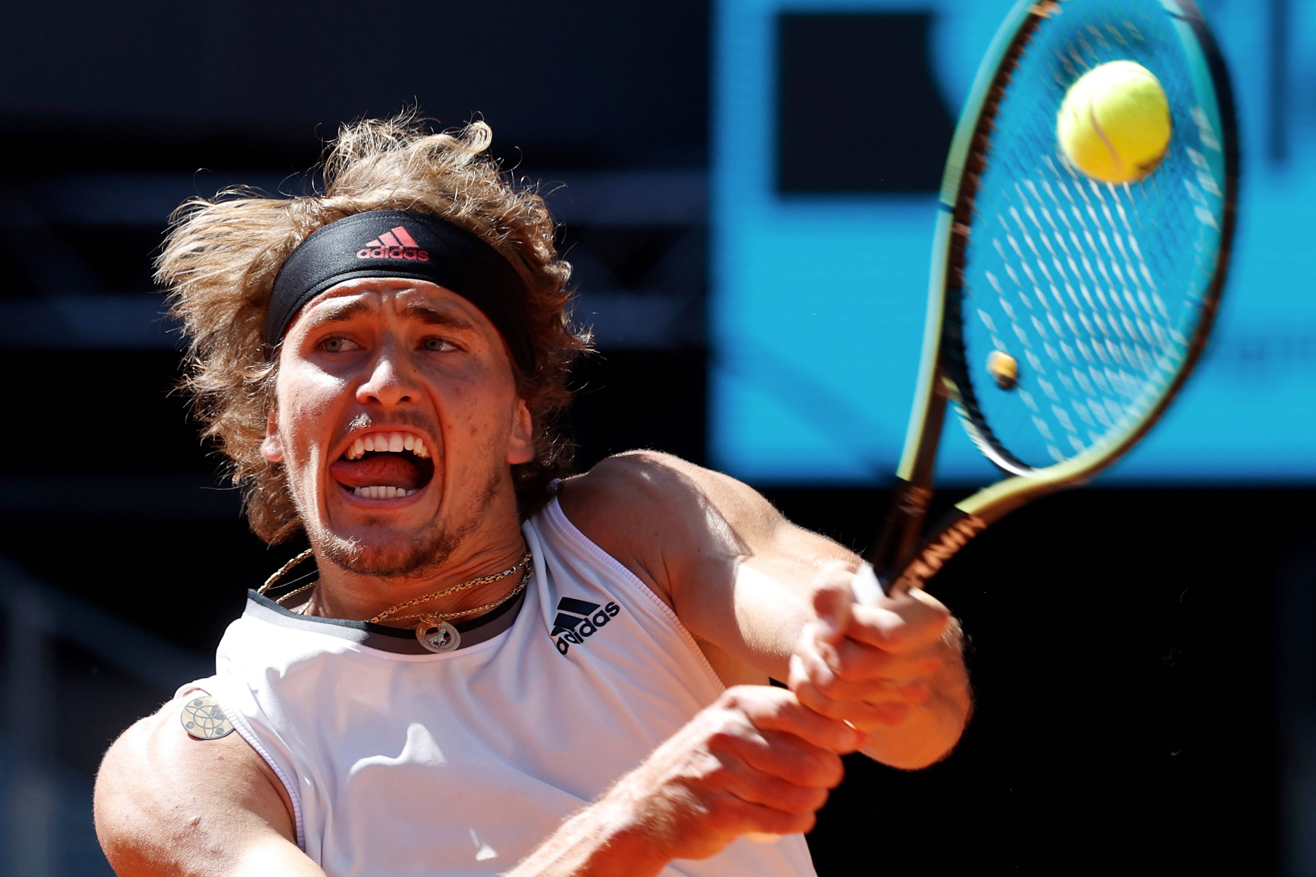 包含意大利网球队绝地反击西班牙网球队，兹维列夫高光表现的词条