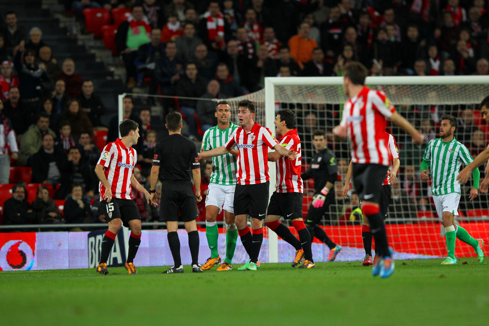 西班牙贝蒂斯遭遇失利，保持不稳定状态